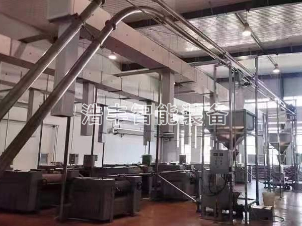 河南鄭州食品企業(yè)管鏈輸送機(jī)使用現(xiàn)場(chǎng)